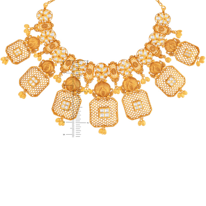 Attractive Antique Choker Set With Kundan in 22K Gold