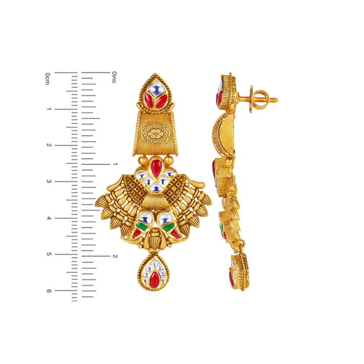 Distinctive Antique Necklace Set with Kundan Gemstones in 22K Gold