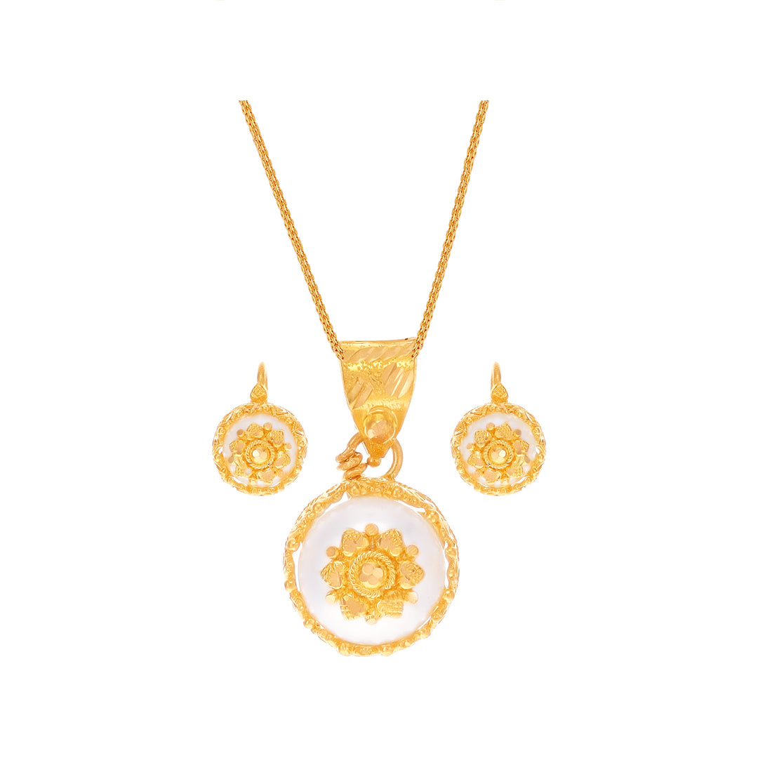 Brilliant Pendant Set With Pearl in 22K Gold