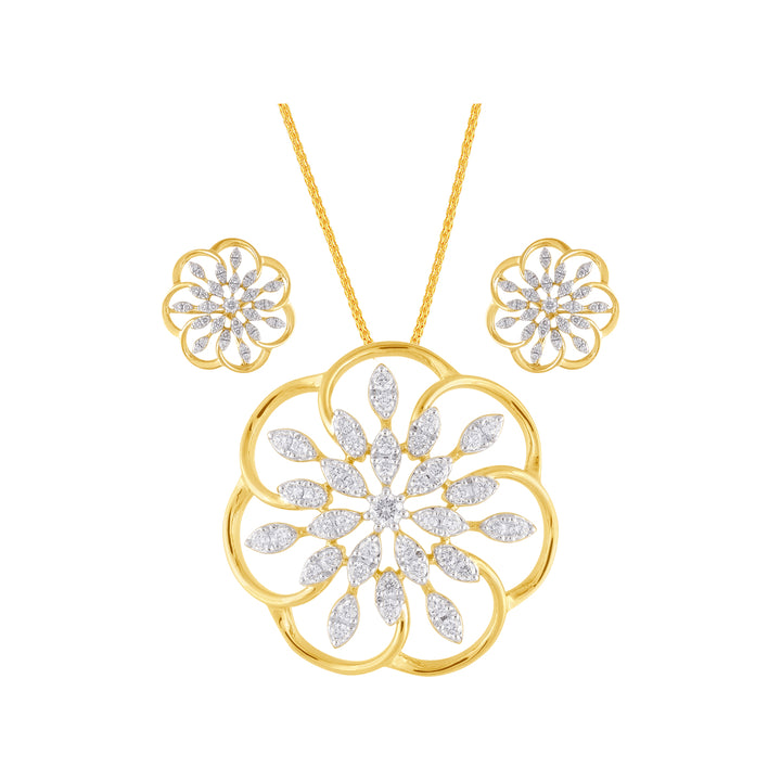 0.77Ct VVS/FG Diamond Pendant Set in 18K Gold
