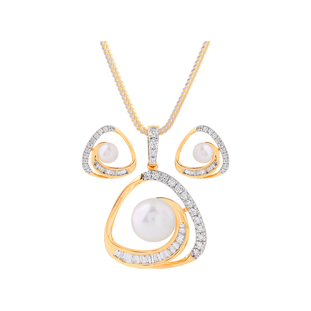 0.55Ct VVS/FG Diamond Pendant Set With Pearl in 18K Gold