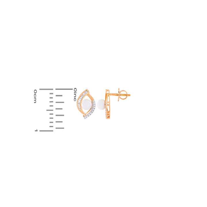 0.45Ct VVS/FG Diamond Pendant Set With Pearl in 18K Gold