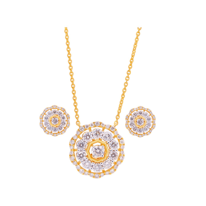 3.30Ct VS/GHI Diamond Pendant Set in 18K Gold