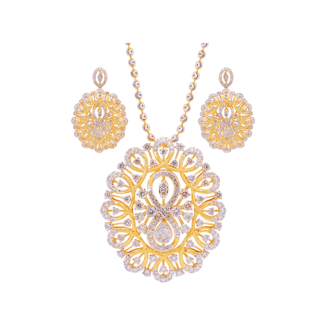 4.45Ct VS/GHI Diamond Pendant Set in 18K Gold
