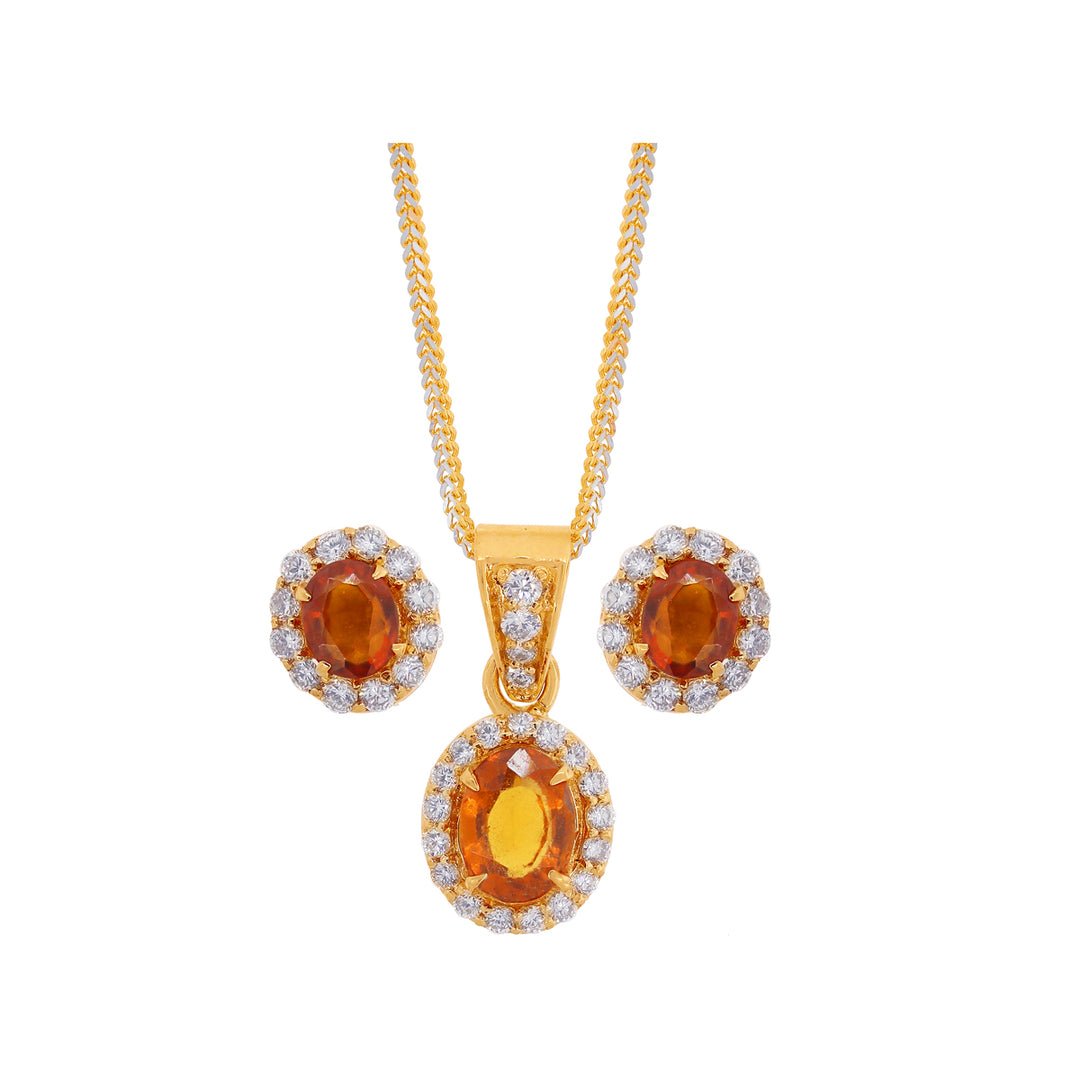 0.61Ct VVS/FG Diamond Pendant Set With Gomed in 18K Gold
