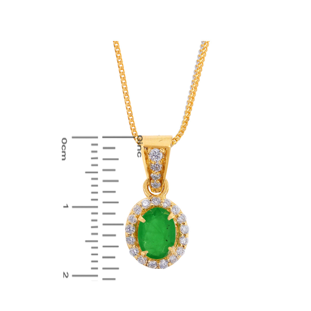0.67Ct VS/GH Diamond Pendant Set With Emerald in 18K Gold
