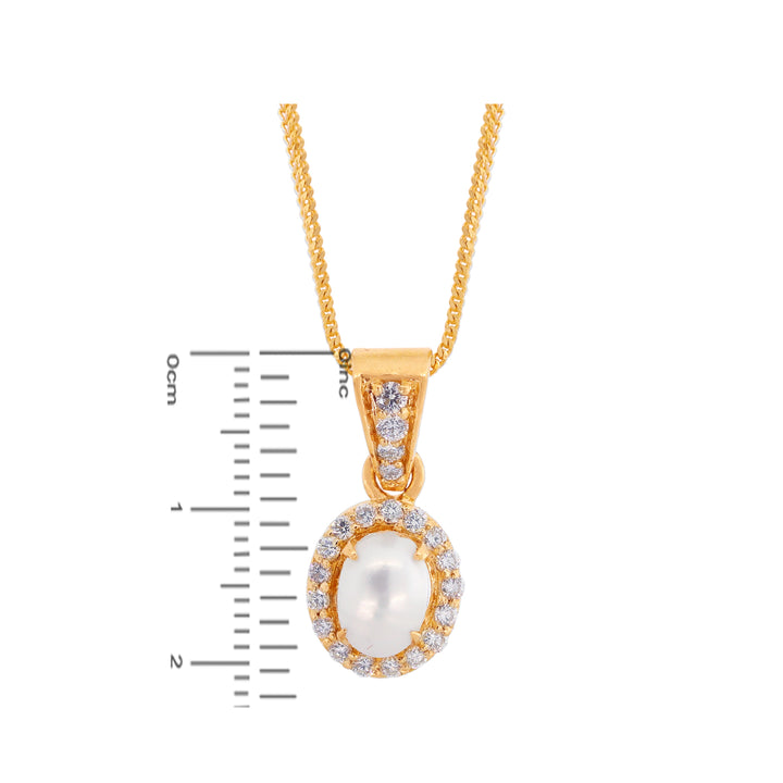 0.67Ct VS/GH Diamond Pendant Set With Pearl in 18K Gold