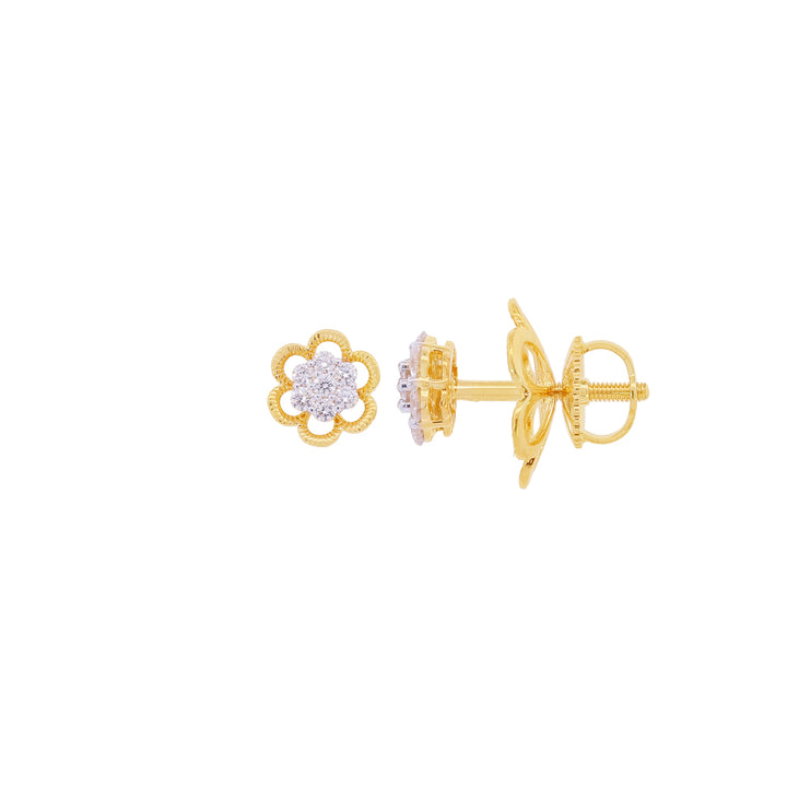 0.56Ct VVS/FG Diamond Earrings in 18K Gold