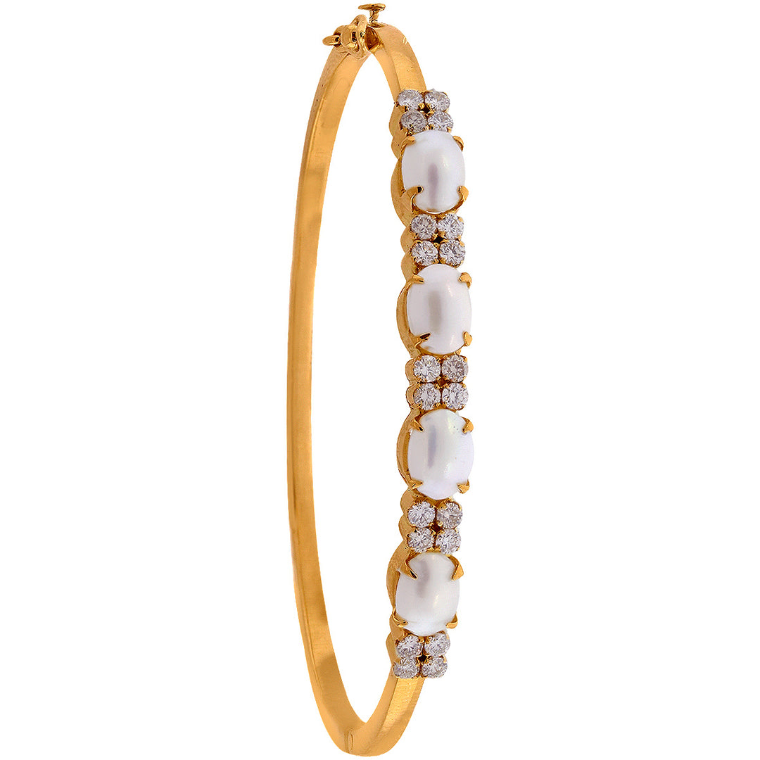 0.42Ct VS/GH Diamond Bangle Bracelet With Pearl in 18K Gold