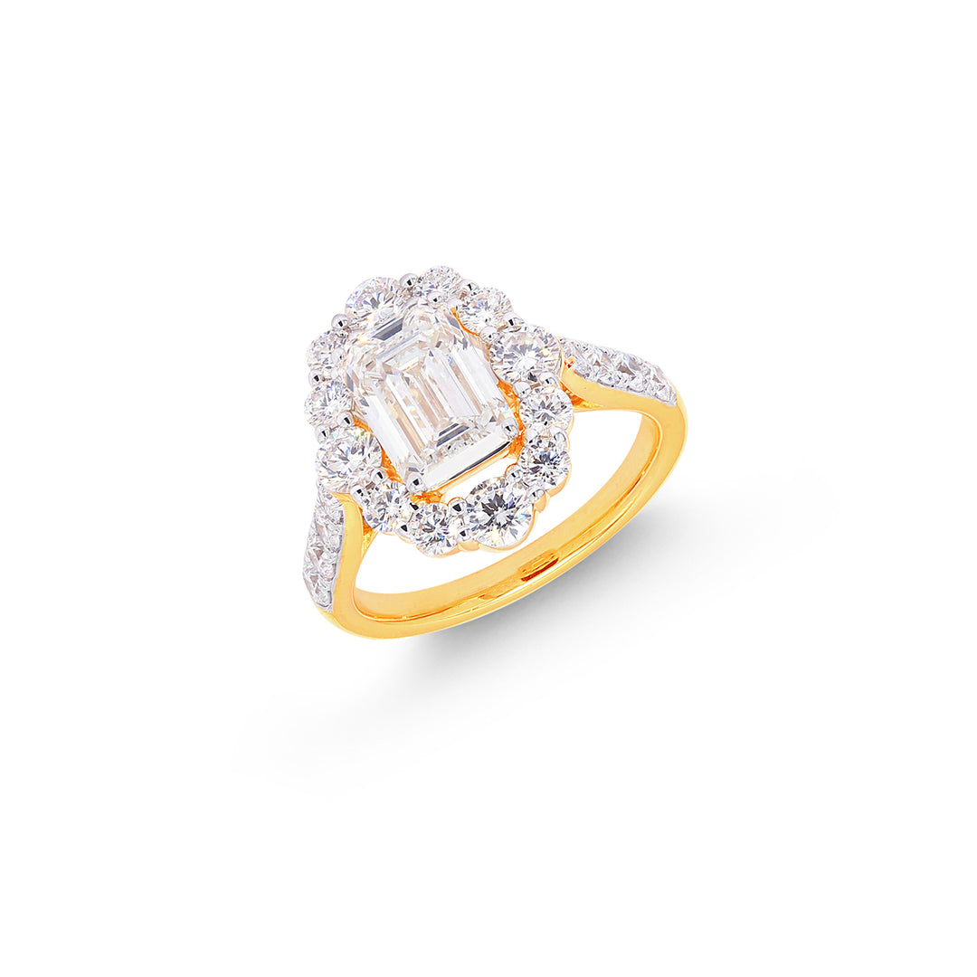 3.53CTW VVS2F IGI Certified Lab Grown Diamond Ring in 18K Gold