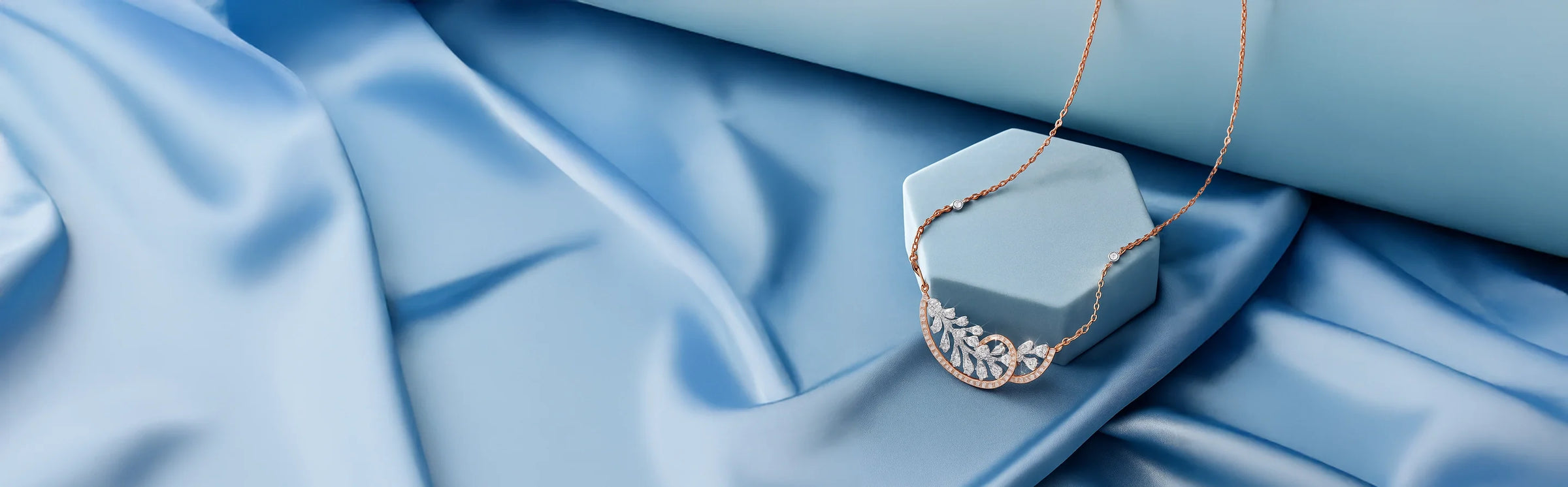 Women / Necklaces / Mangalsutra