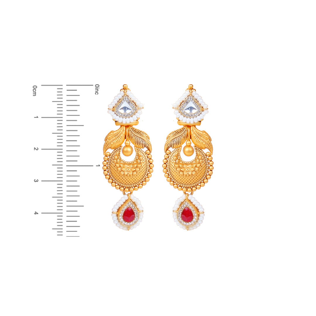 Delightful Antique Necklace Set With Kundan & Gemstones in 22K Gold