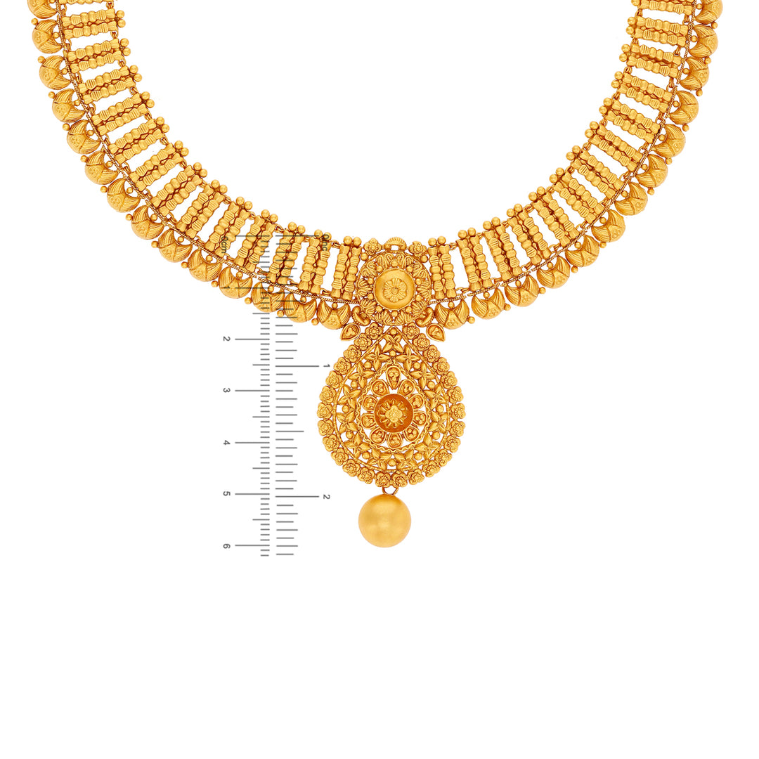 Graceful Antique Necklace Set in 22K Gold