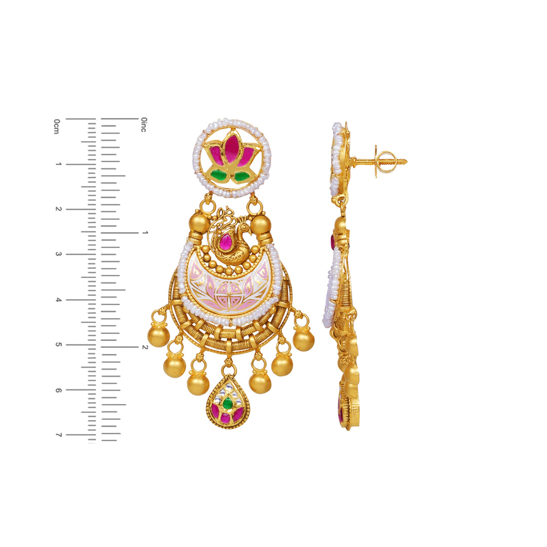 Beautiful Antique Necklace Set with Kundan Gemstones in 22K Gold