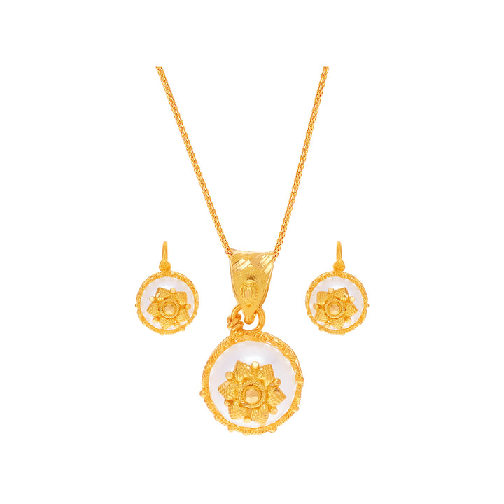 Mesmerizing Pendant Set With Pearl in 22K Gold