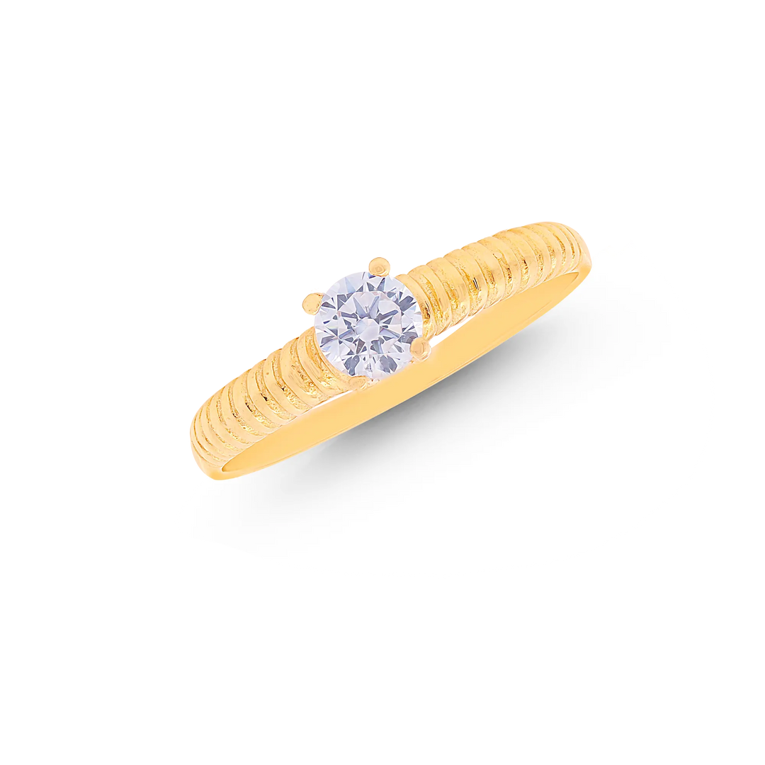 Stunning Ring With CZ in 18K Gold