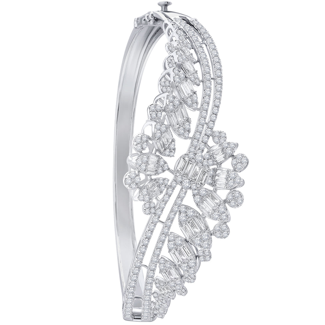 3.62Ct VVS/FG Diamond Bangle Bracelet in 18K White Gold