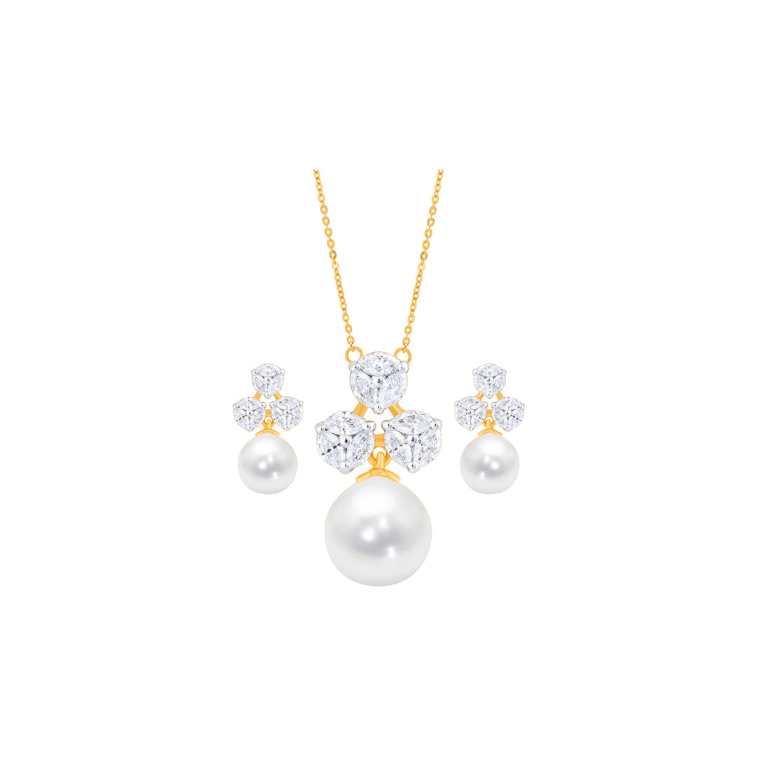 0.75Ct VVS/FG Diamond Pendant Set With Pearl in 18K Gold