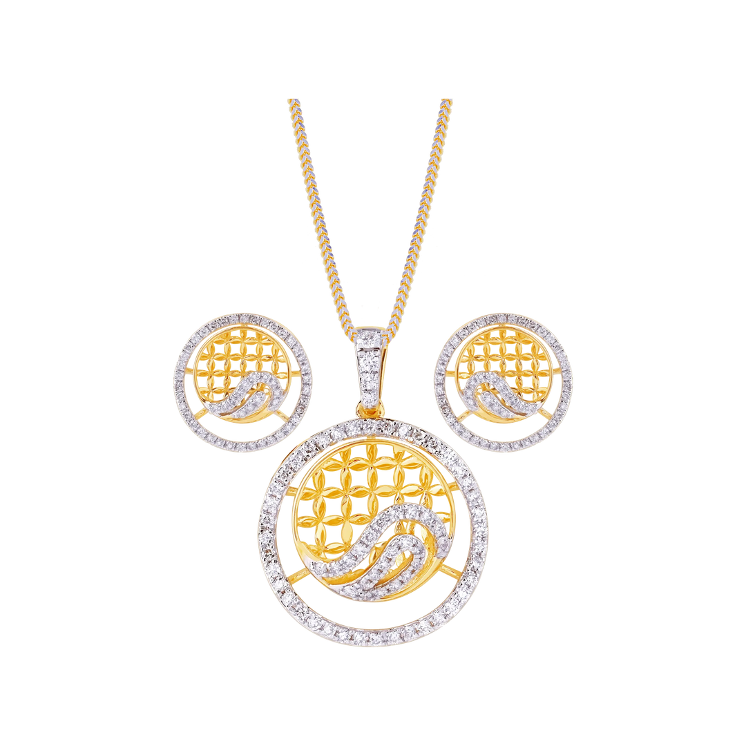 0.68Ct VVS/FG Diamond Pendant Set  in 18K Gold