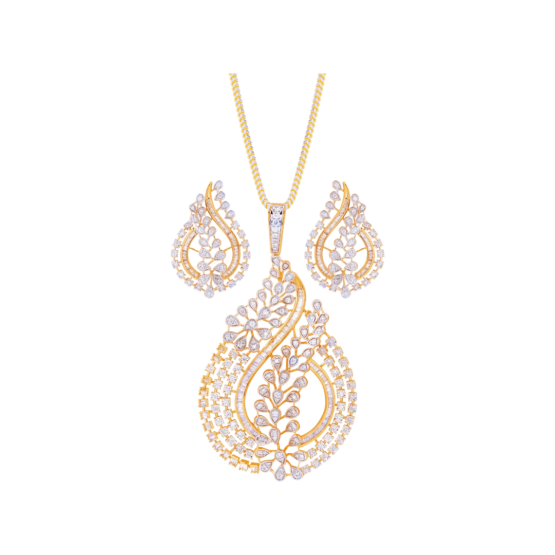 3.09Ct VS/GHI Diamond Pendant Set in 18K Gold