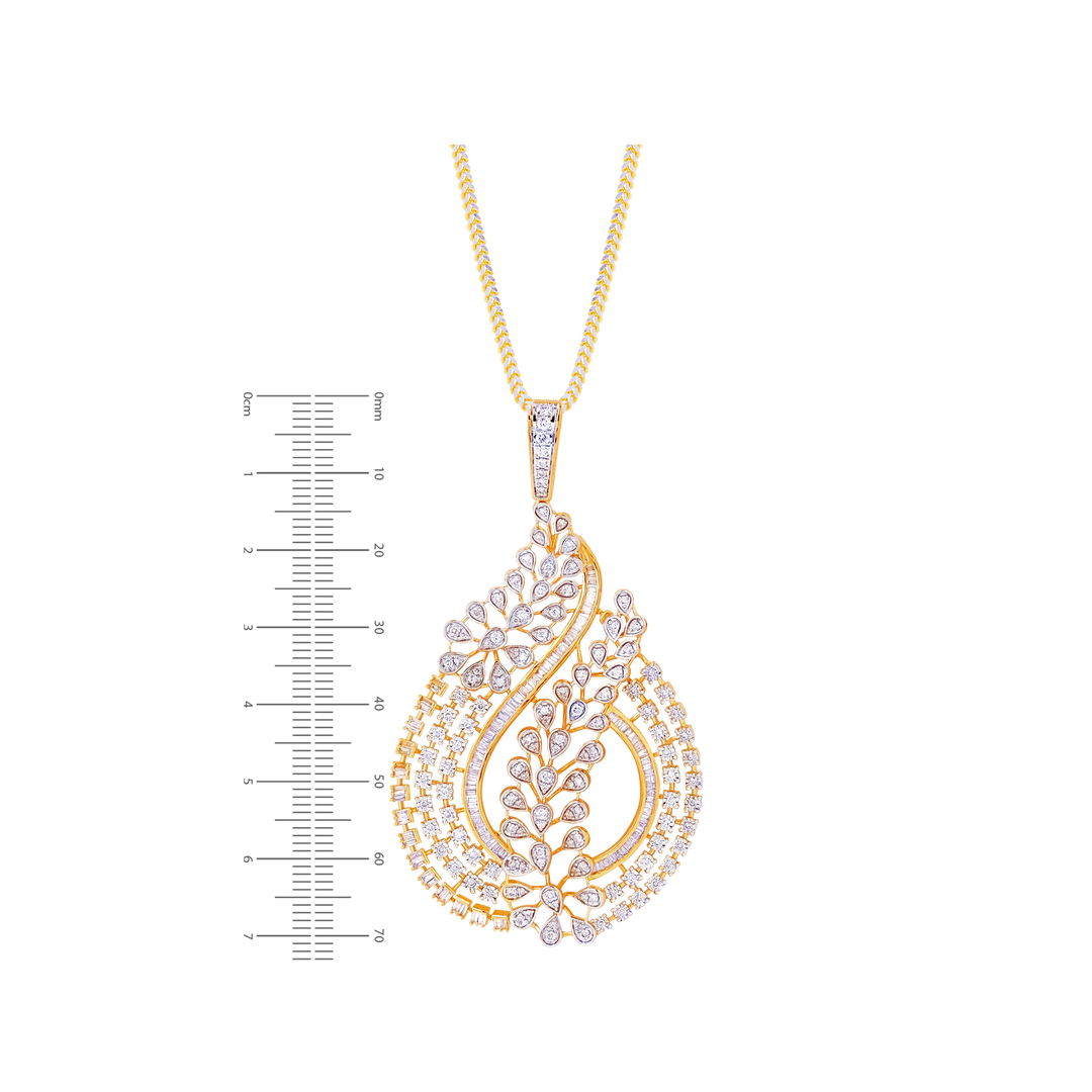 3.09Ct VS/GHI Diamond Pendant Set in 18K Gold