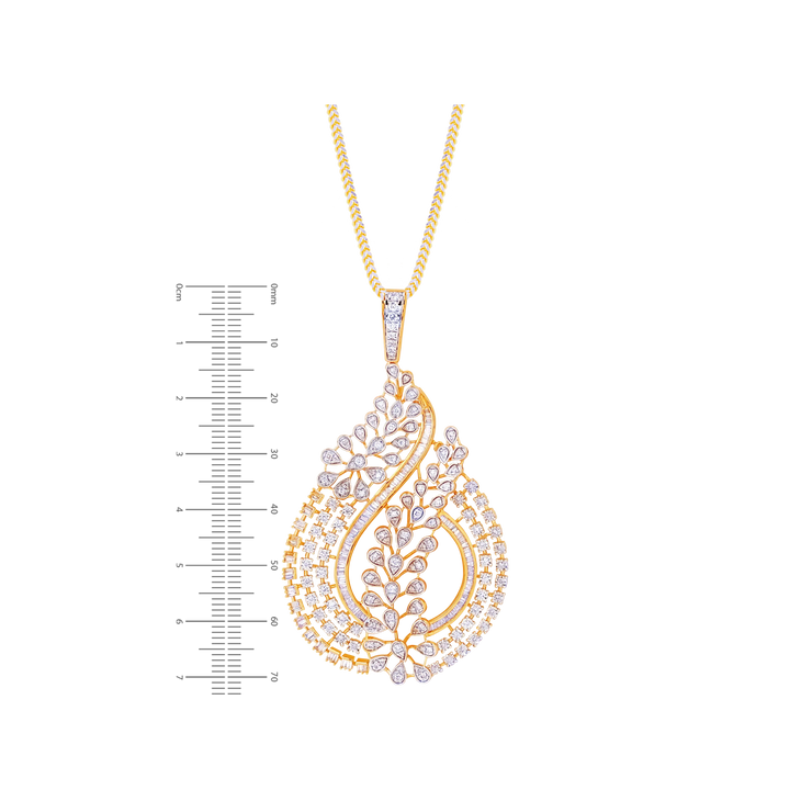 3.09Ct VS/GHI Diamond Pendant Set in 18K Gold