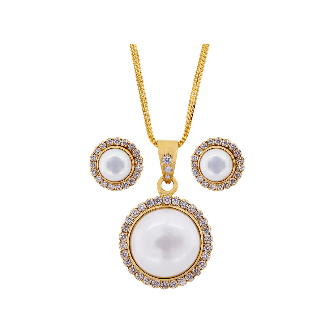 1.68Ct VS/GH Diamond Pendant Set with Pearl in 18K Gold