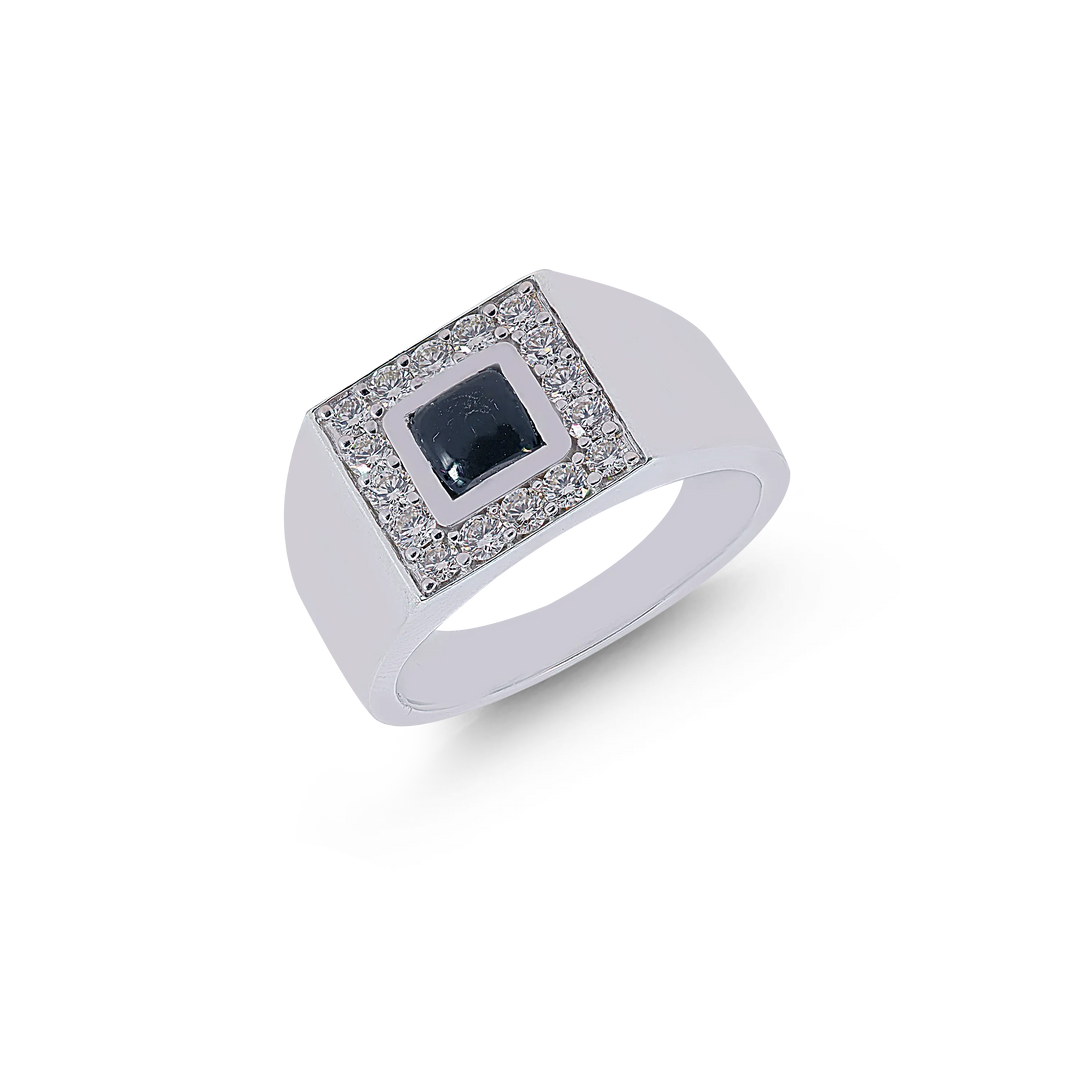 0.57Ct VVS/FG Diamond Ring With Onyx in 18K White Gold
