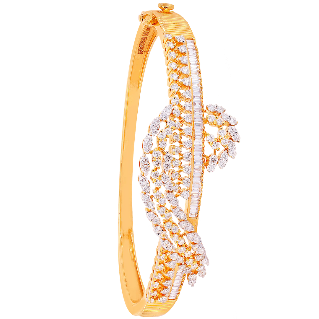 2.40Ct VVS/FG Diamond Bangle Bracelet in 18K Gold