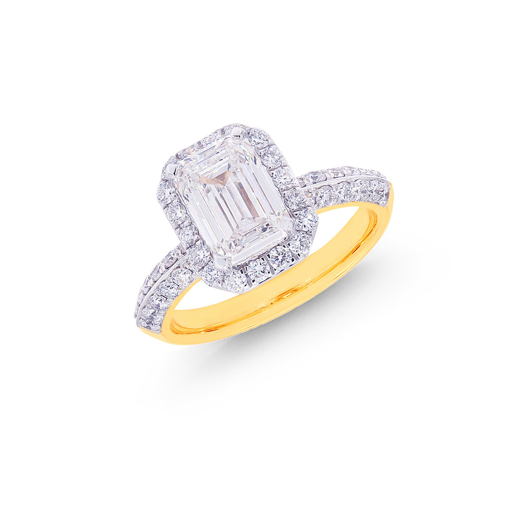 2.81CTW VVS2F IGI Certified Lab Grown Diamond Ring in 18K Gold