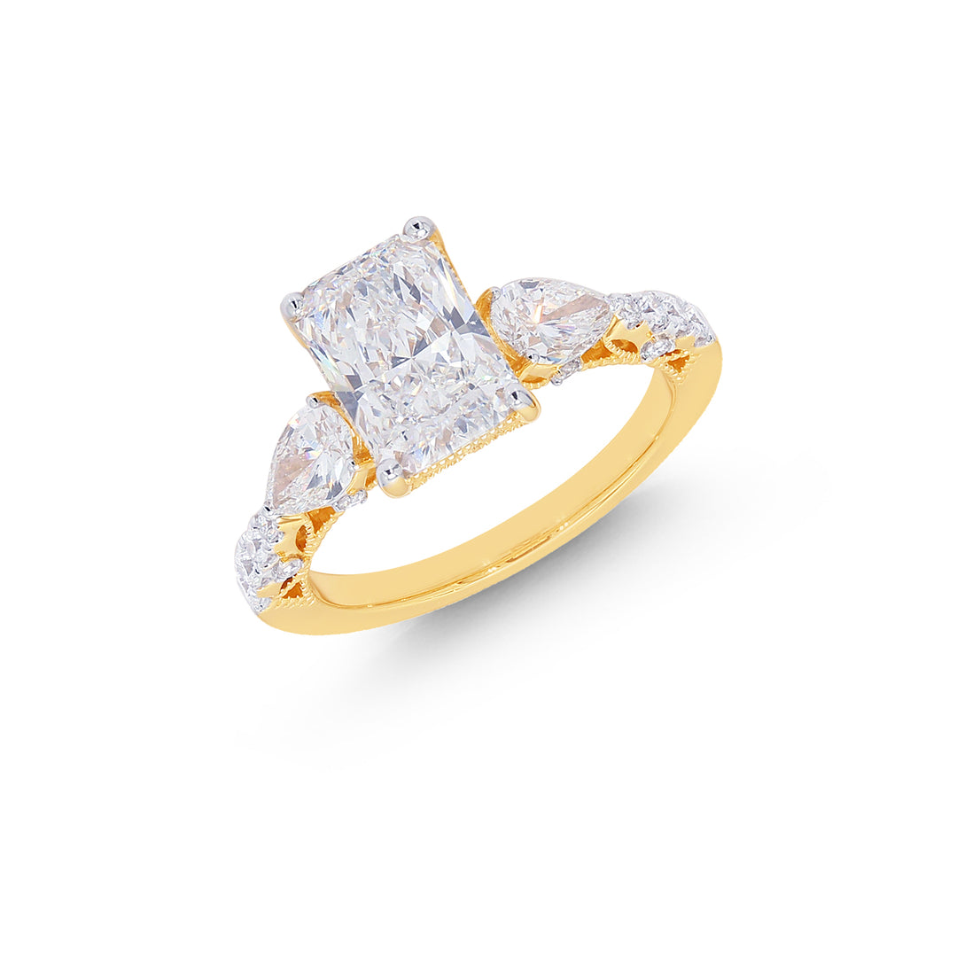 2.86CTW VVS/EF IGI Certified Lab Grown Diamond Ring in 18K Gold